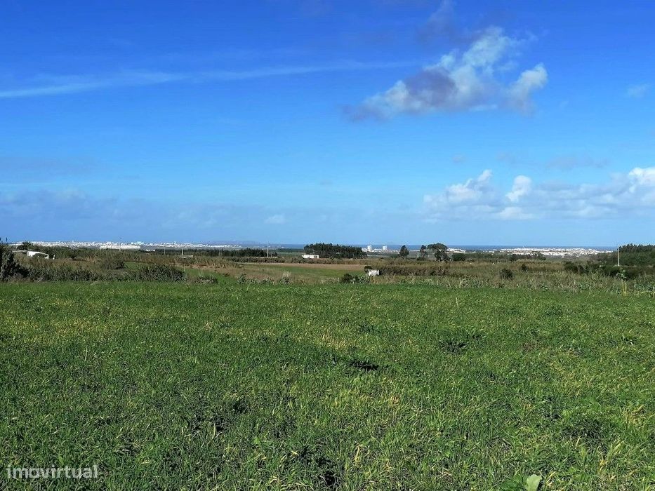 Terreno aprovado para construir 2 moradias vista mar no horizonte!