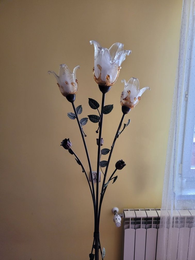 Lampa stojąca do pokoju