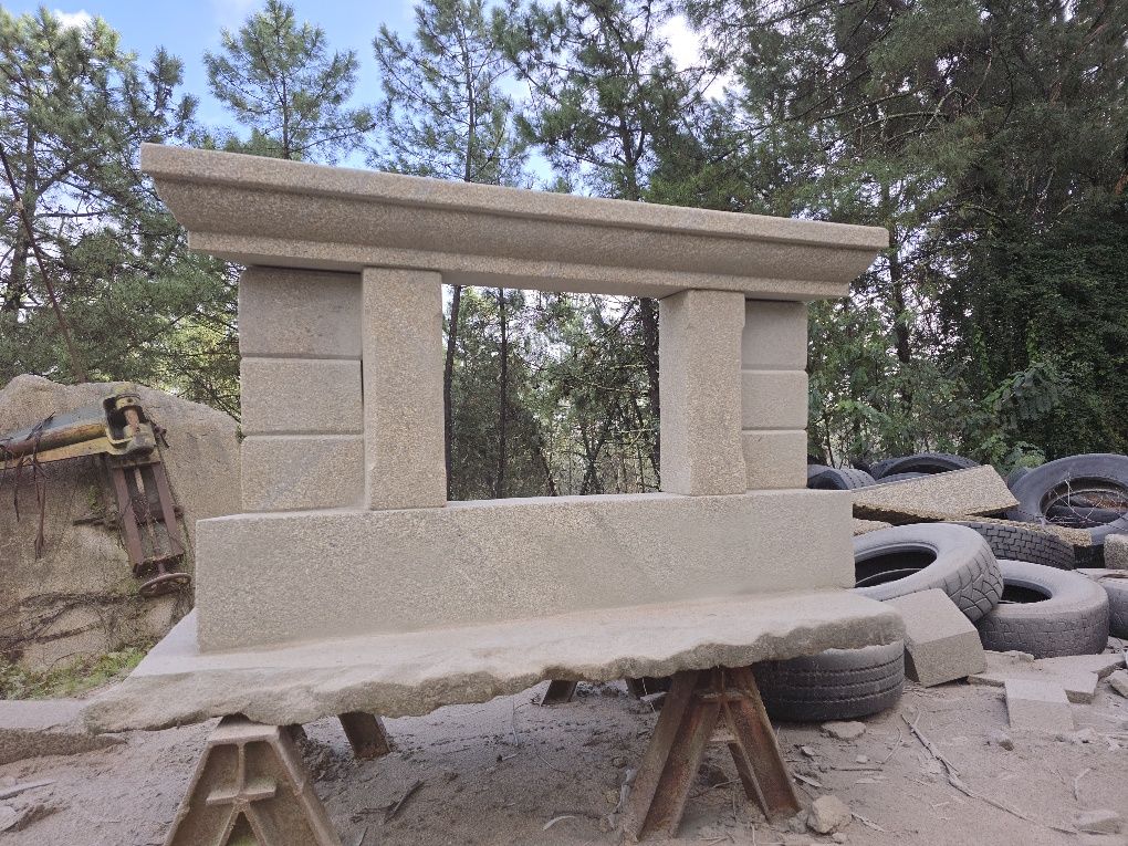 Cubo e calçada a portuguesa