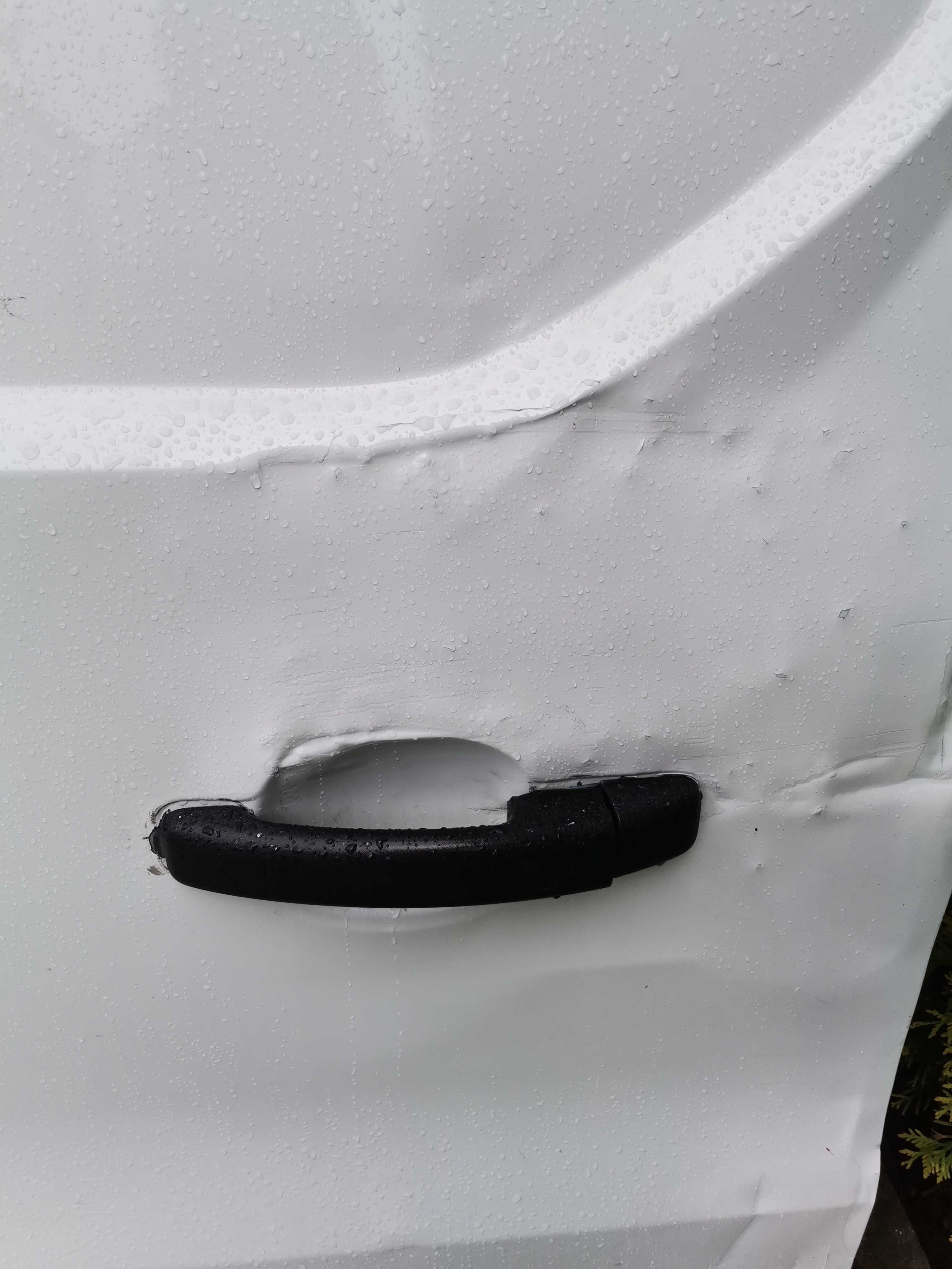 Drzwi przesuwne boczne bok prawe.   
  Renault Trafic 3 2015.