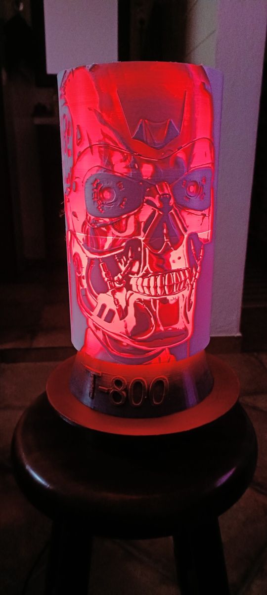 Luminária terminator t-800