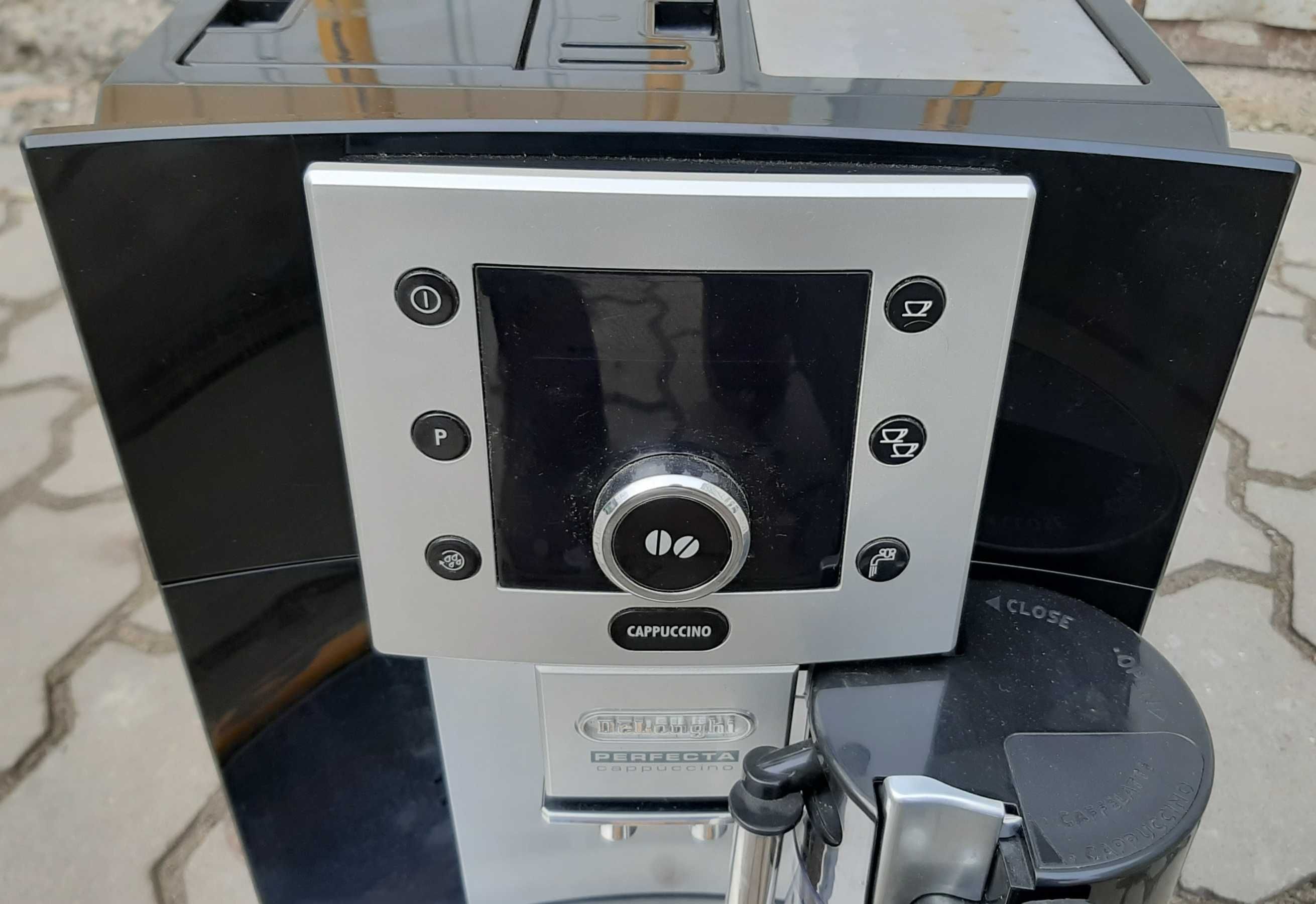 Кофемашина  кофеварка Delonghi Esam 5500 Perfecta с молочником б/у