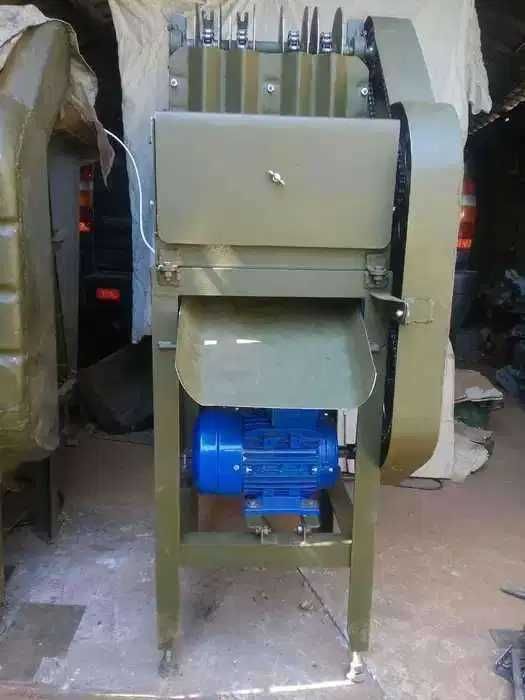 Орехокол(горіхокол) для лущеня волоського(грецького)горіха електричний