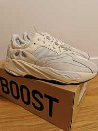 Yeezy Boost 700 Analog