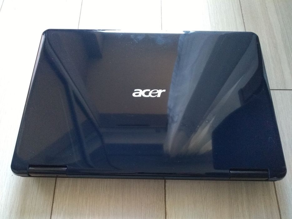 Retro laptop z zasilaczem