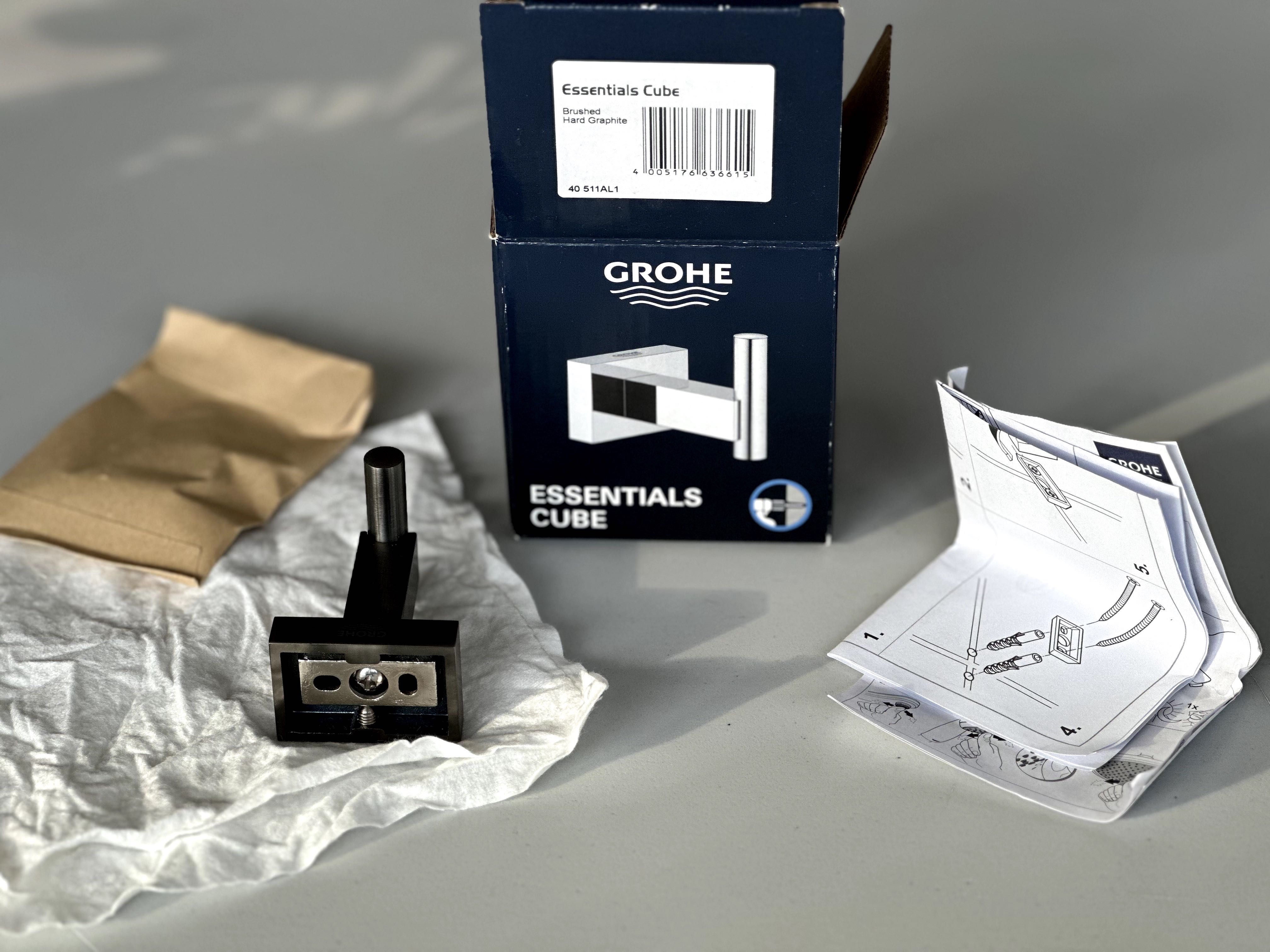 Wieszak GROHE 40511AL1 Essentials Cube Hard Graphite - nowy,oryginalny