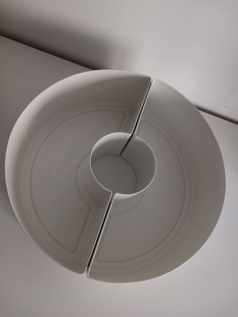 Hastbona Ikea osłonka metalowa do powieszenia.