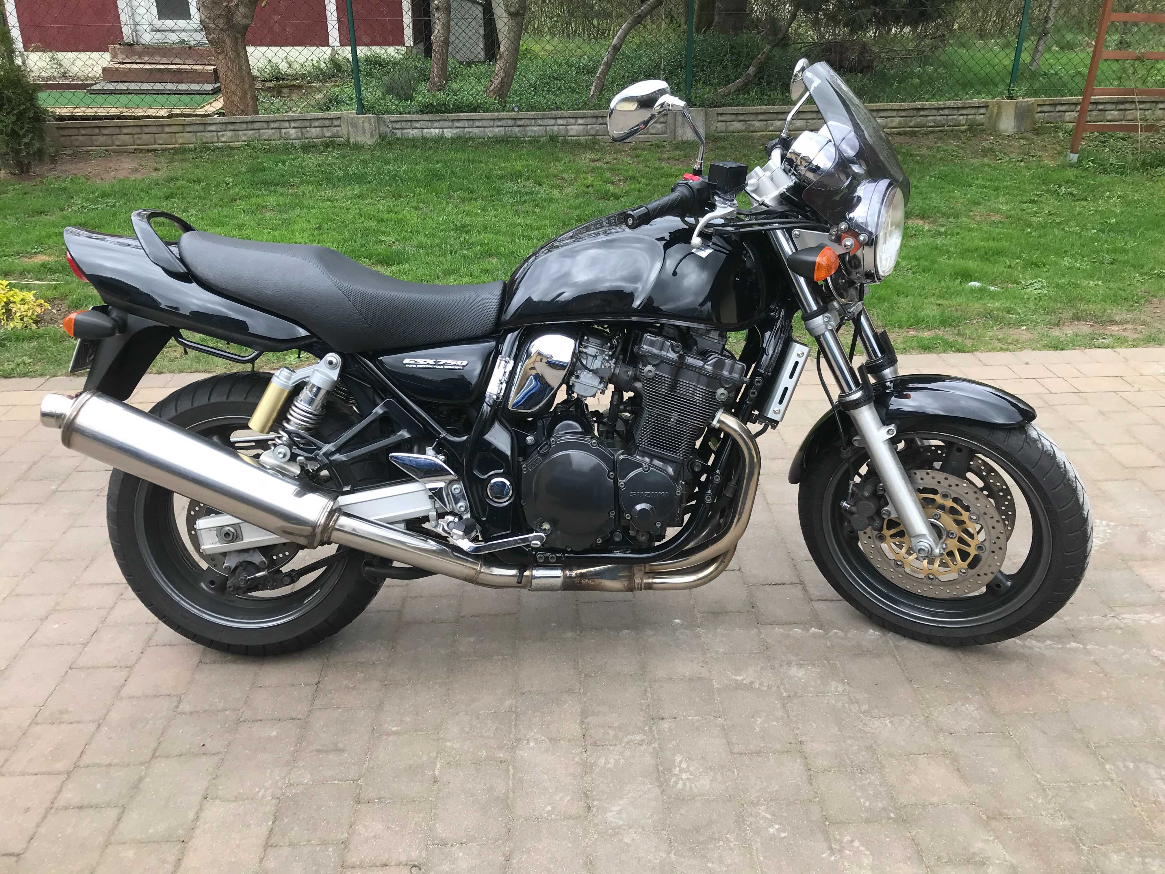 Suzuki GSX 750 Inazuma