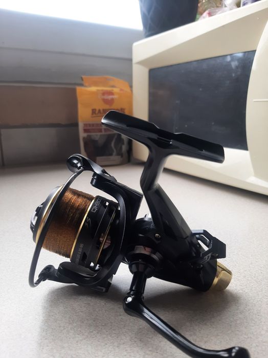 Kolowrotek Linhue Takumi QH 3000. Stan bdb +stopery gumowe.