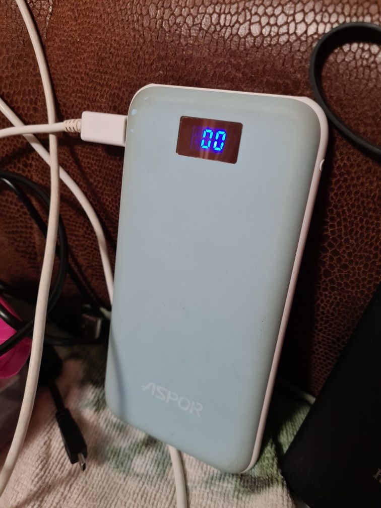 ПаверБанк Powerbank ASPOR Airpor A386 12000 не Рабочий