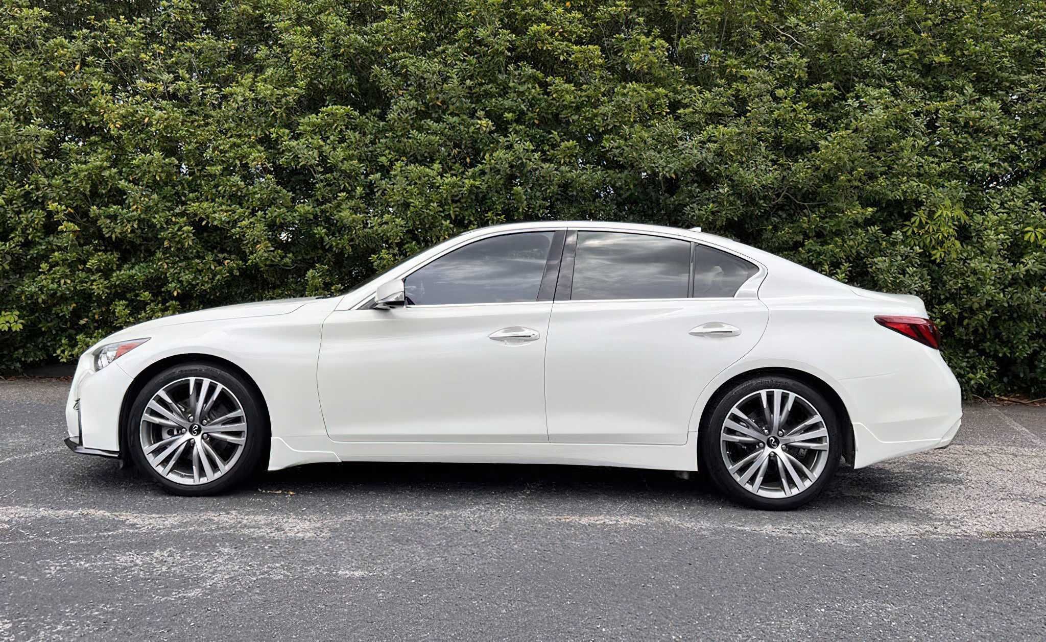 Infiniti Q50  2021