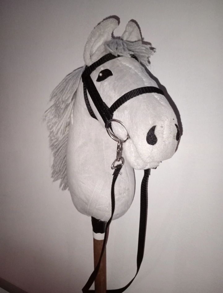 Hobby horse z ogłowiem