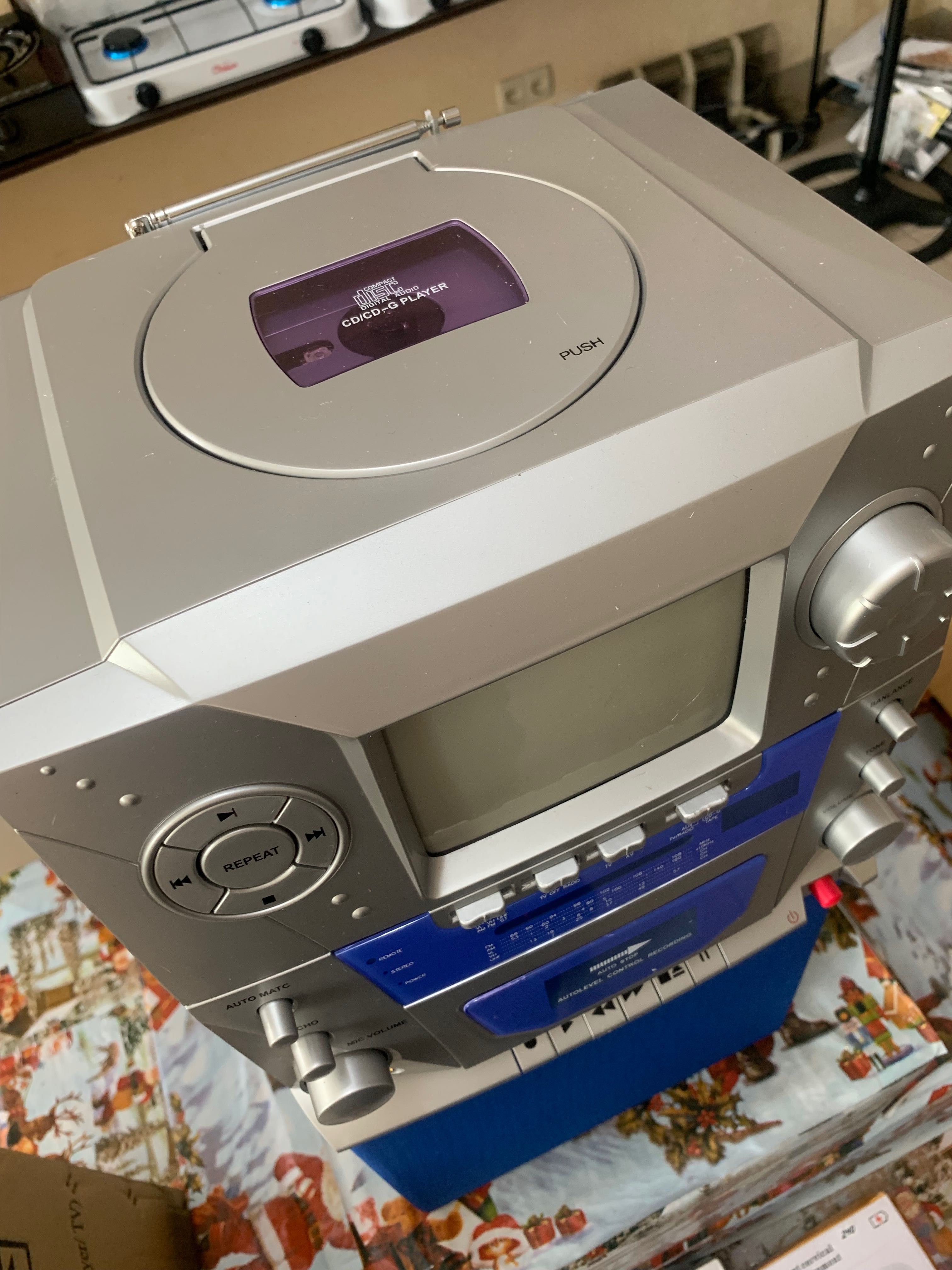 Музыкальный центр (Radio/CD Player/Cassette Player/TV) 6inch