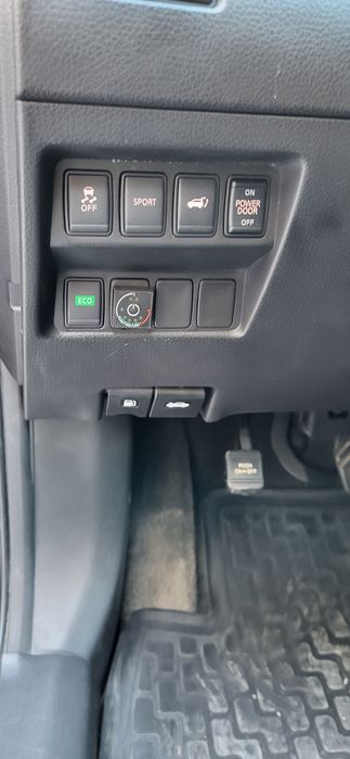 Продам нисан рог