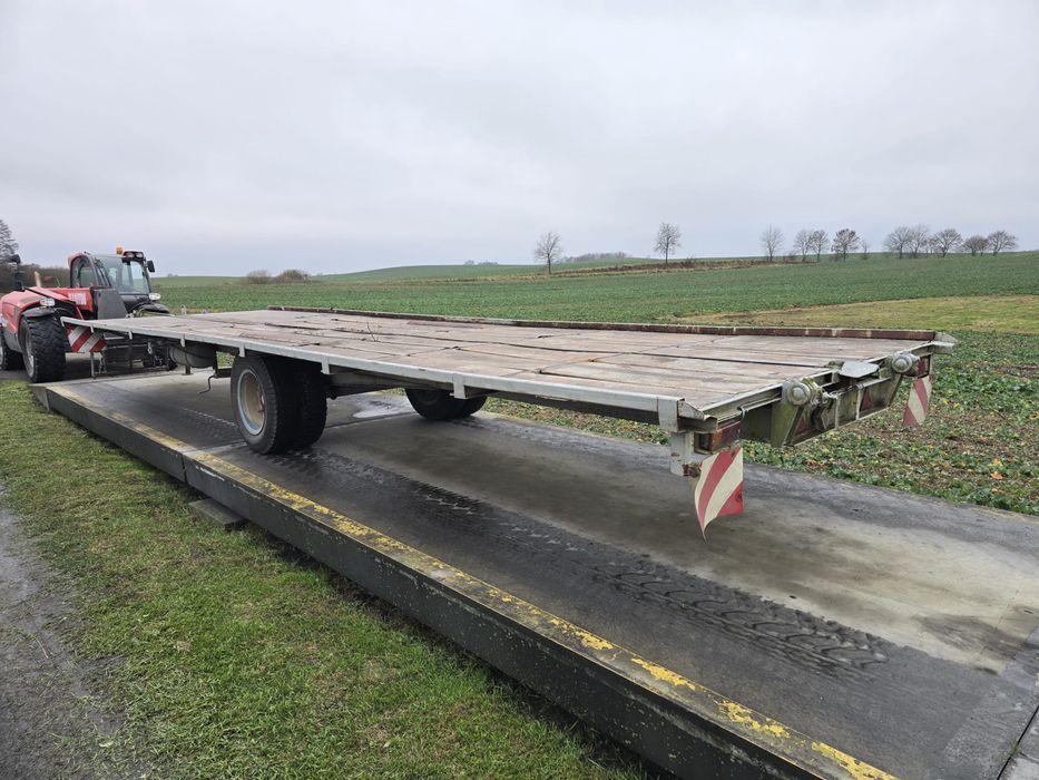 Dłużyca przyczepa do bel platforma do siana, słomy