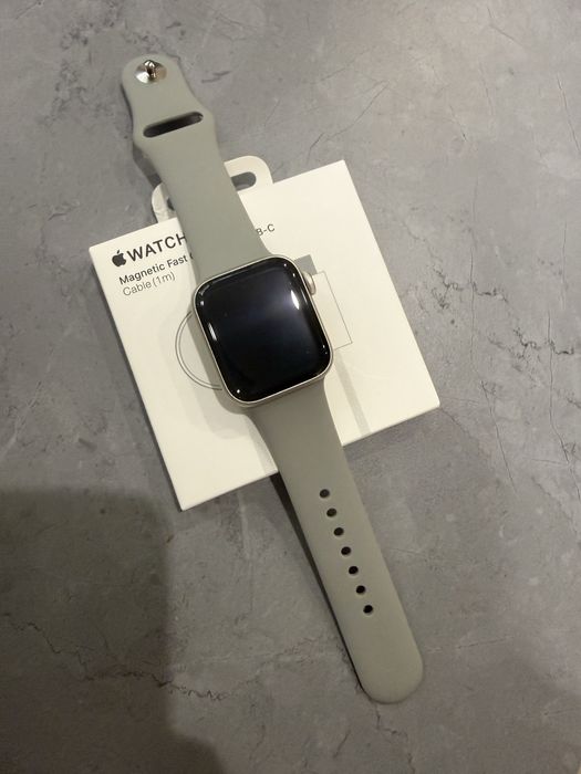Apple Watch SE 2 GPS 40mm Starlight акб100%