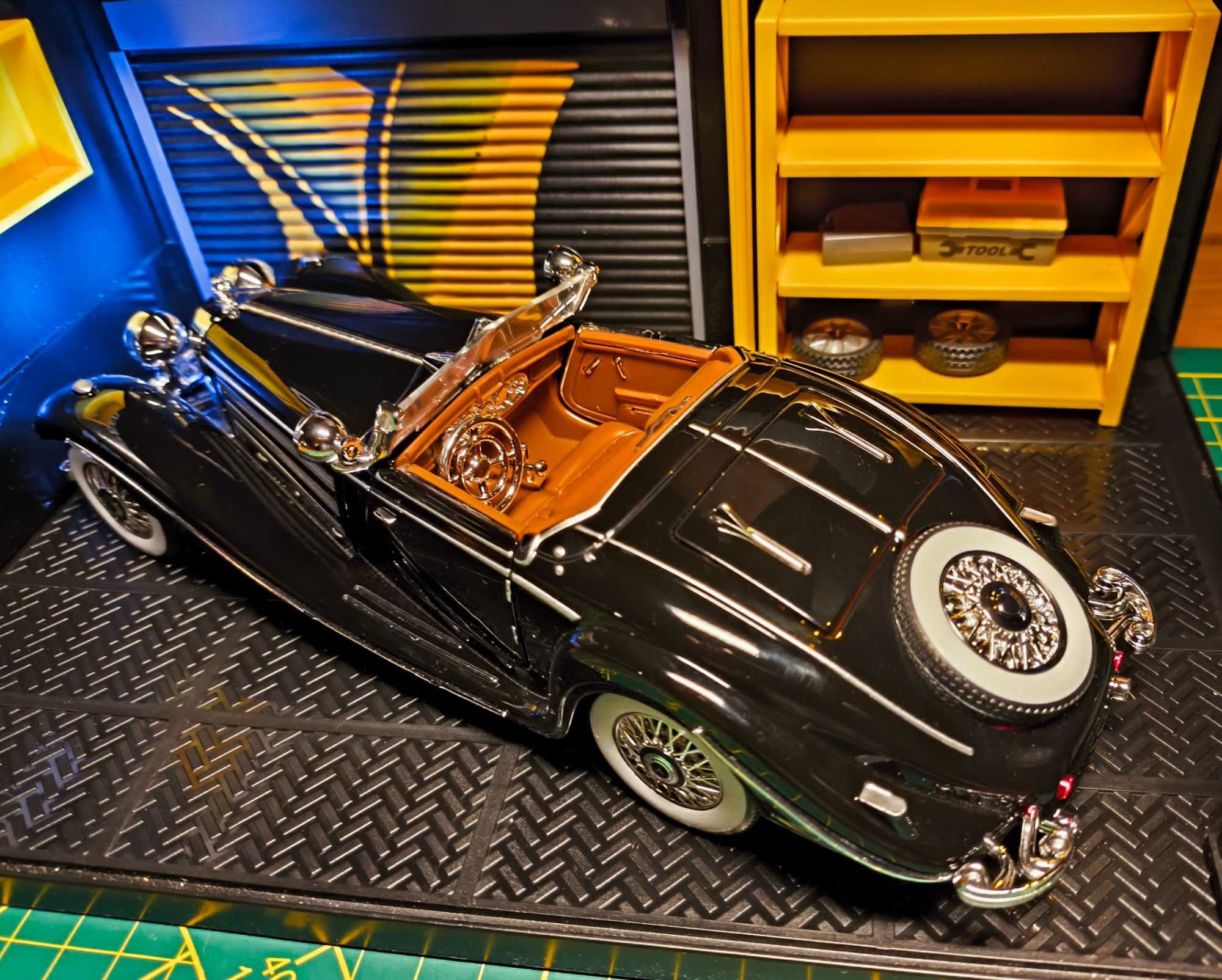 Model autka Mercedes Benz K500 skala 1:24