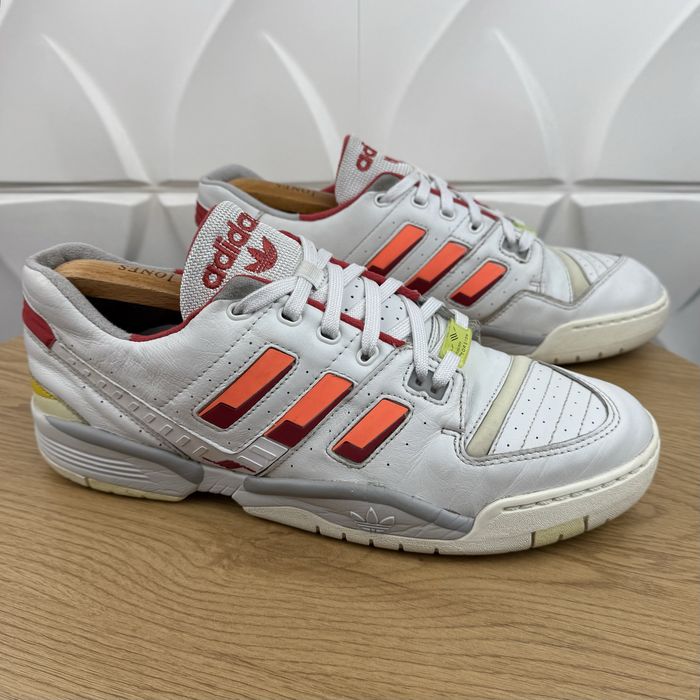 Оригінальні шкіряні кросівки Adidas torsion