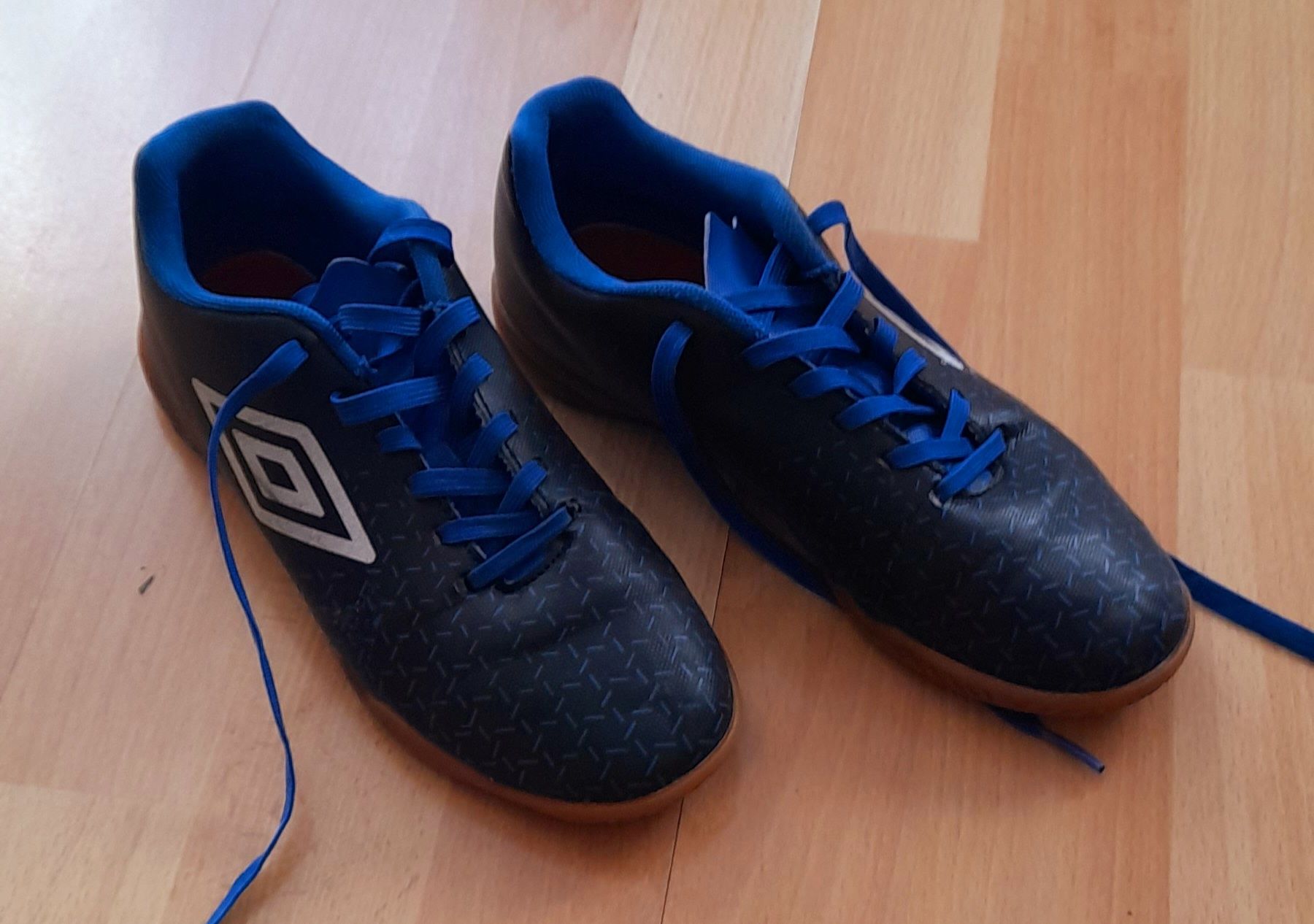 Buty piłkarskie 37,5