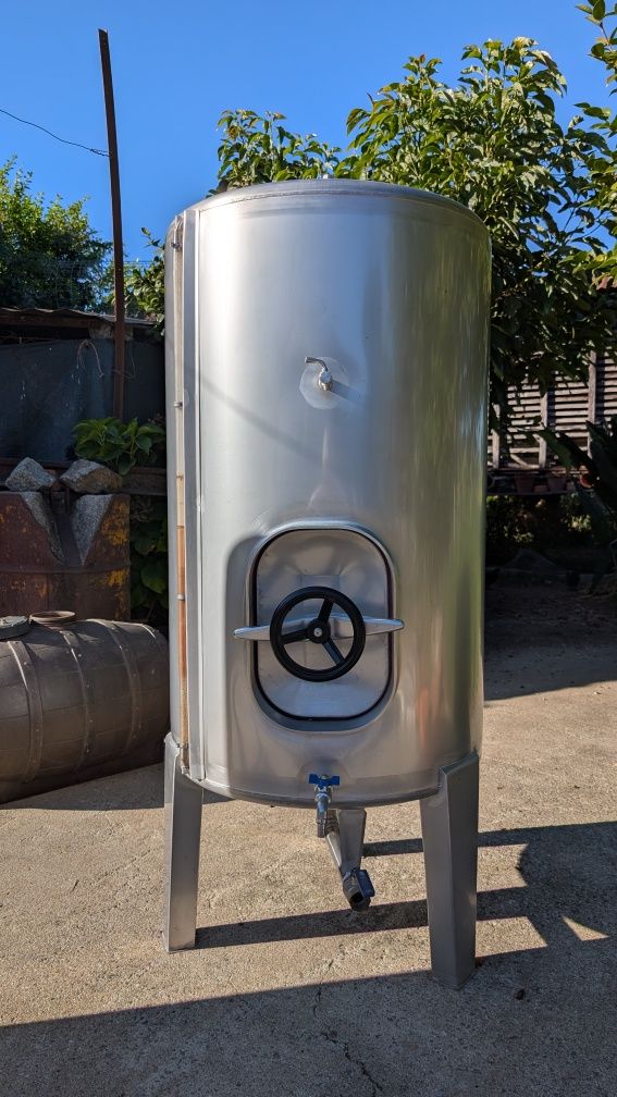 Cubas de vinho Inox Semi Novas (350L e 500L)