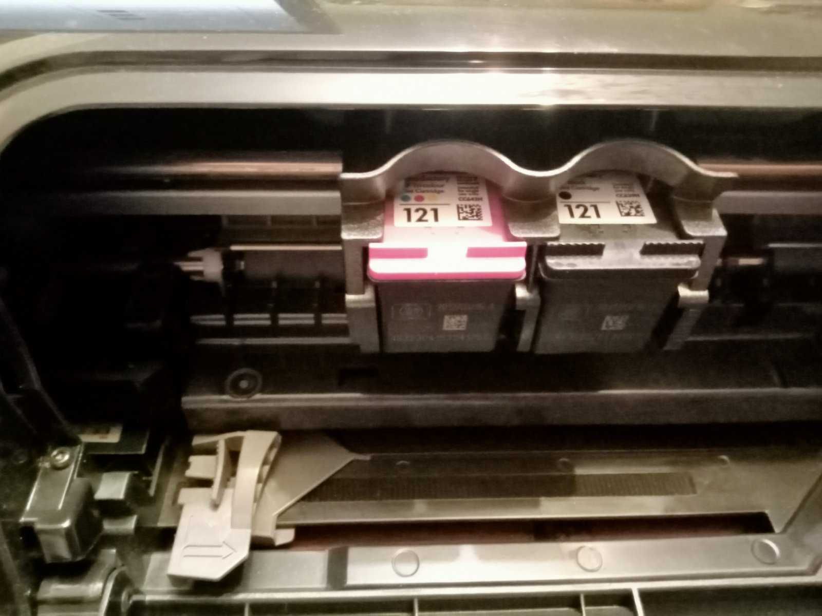струйній принтер HP Deskjet D1663