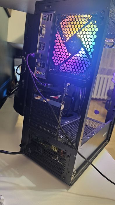 Zestaw Komputerowy z Monitorem