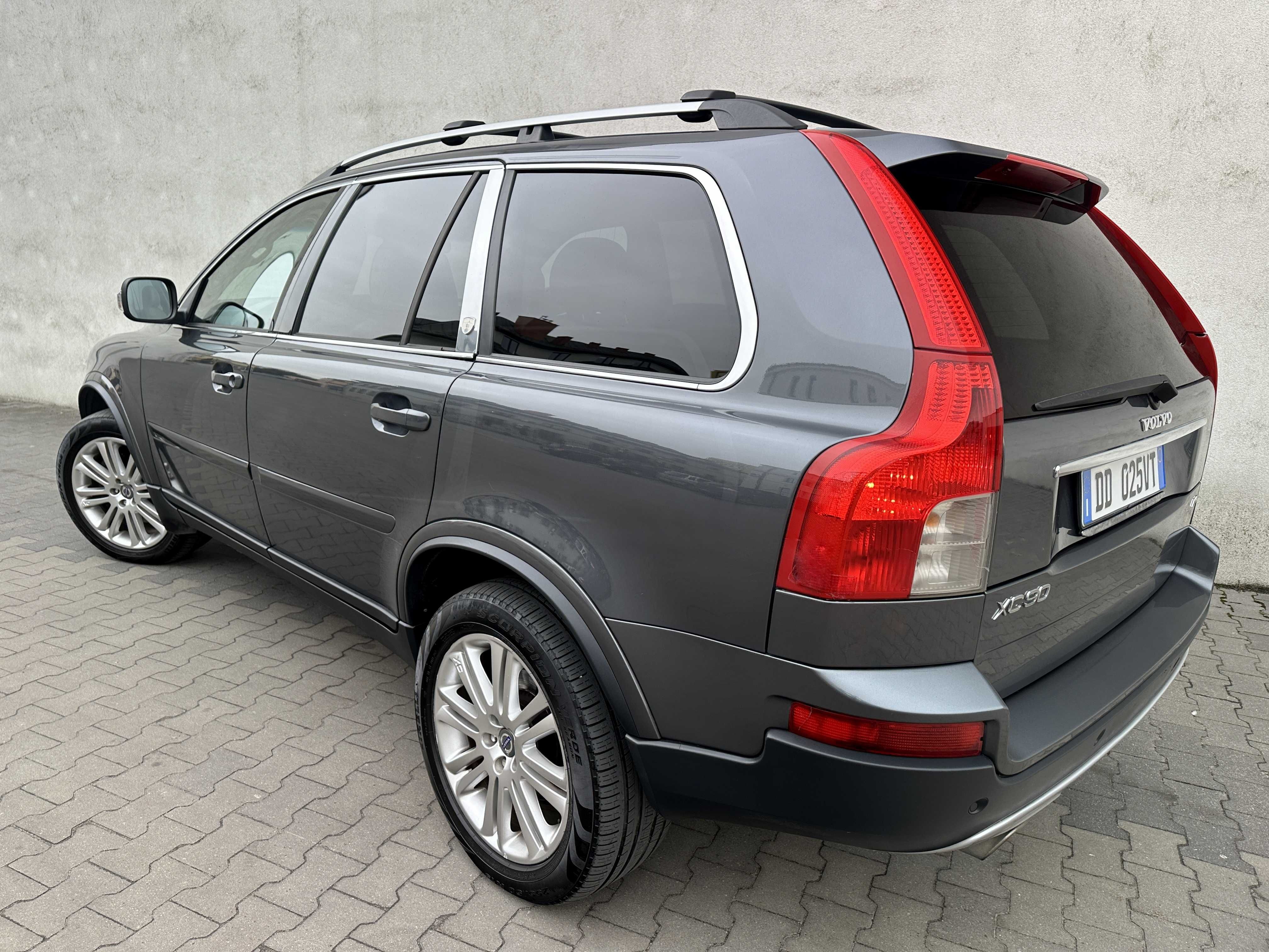 VOLVO XC90 LIFT 2.4 D5 AWD EXECUTIVE Bi-Xenon DvD Skóra DynA 19" Ładny