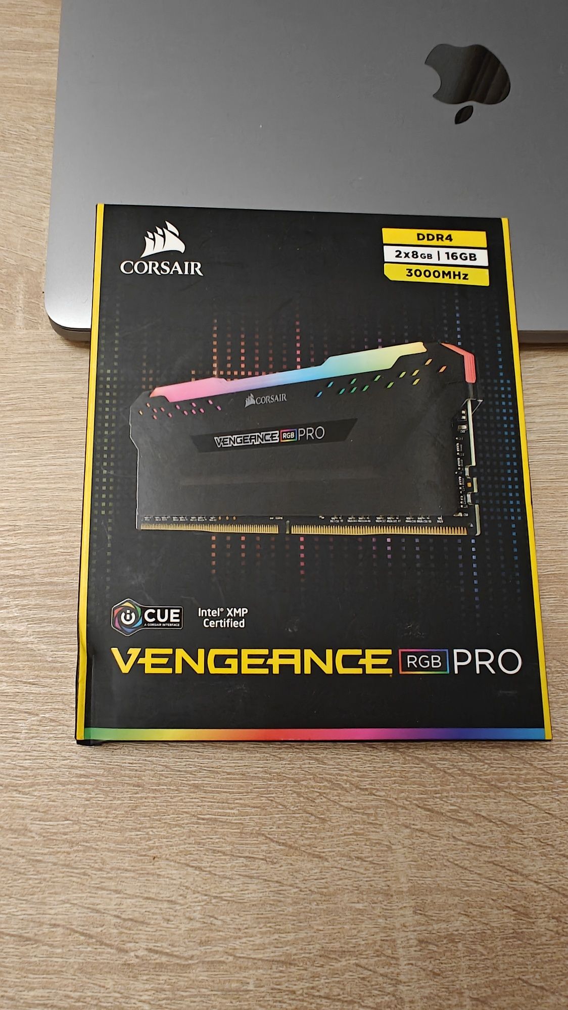 Pamięć RAM Corsair VENGEANCE RGB PRO DDR4 16GB 2x8 GB 3000MHz
