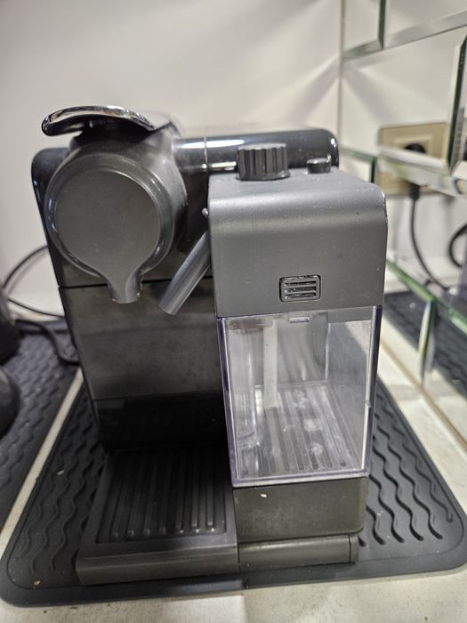 Ekspres DELONGHI Lattissima Touch EN560.B 19 Barów gratis kapsułki