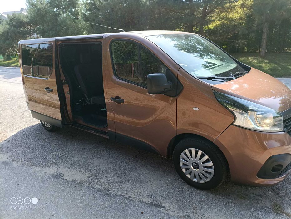 BUS 9 osob Kielce Renault Trafic  wynajem