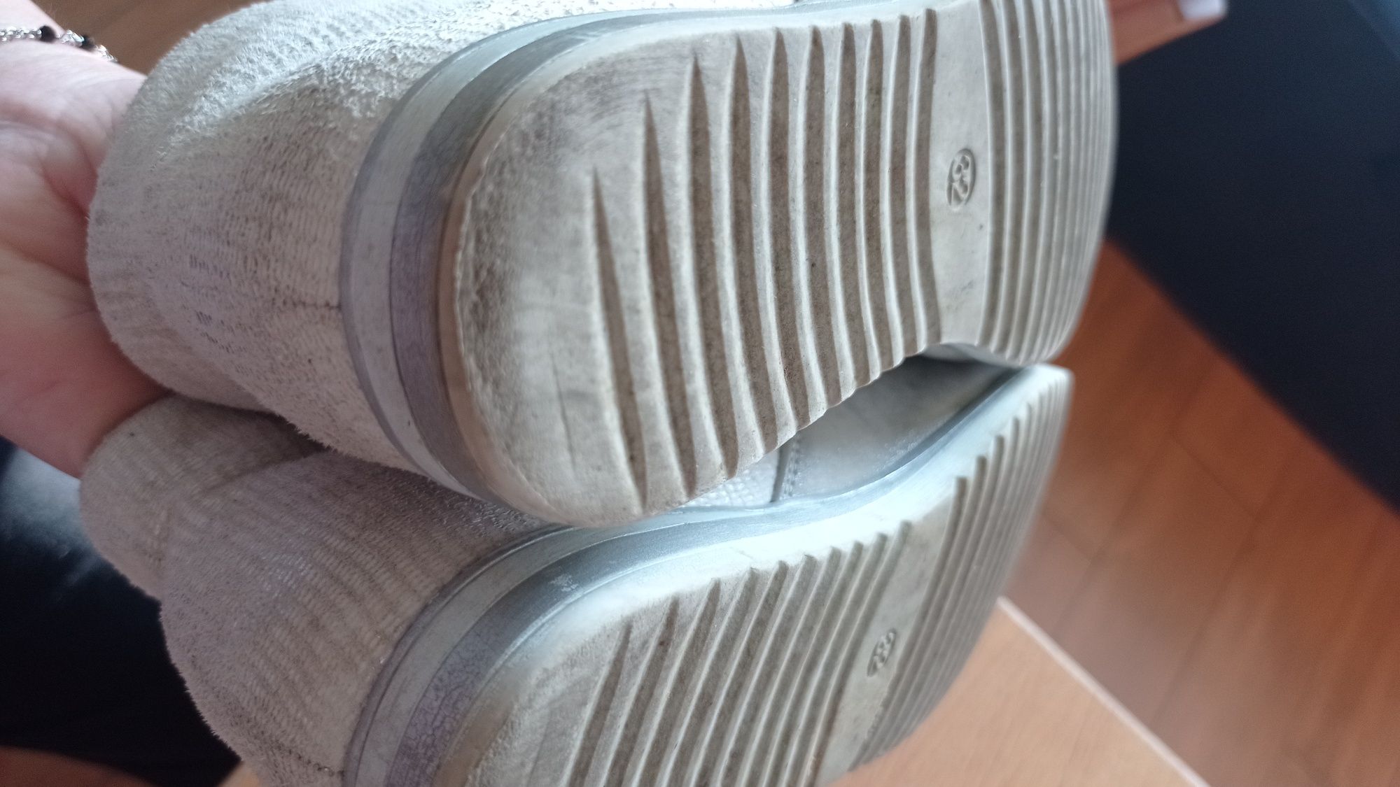 Szare srebrne botki na zamek 32 wkładka 20 cm