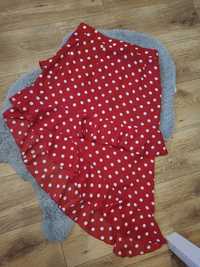 Czerwona długa zwiewna spódnica w białe kropki z falbankami