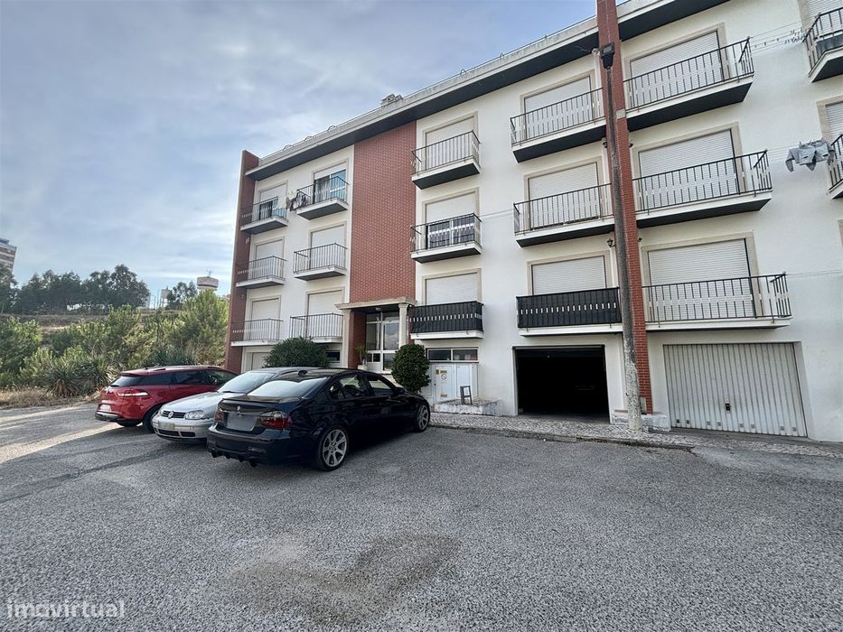 Apartamento T2 / Terraço / Varandas / Garagem / Nazaré