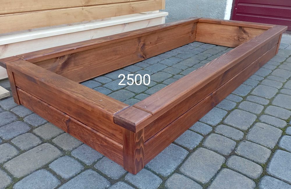 Надгробок дерев'яний гробівець обрамівка на цвинтар кладовище