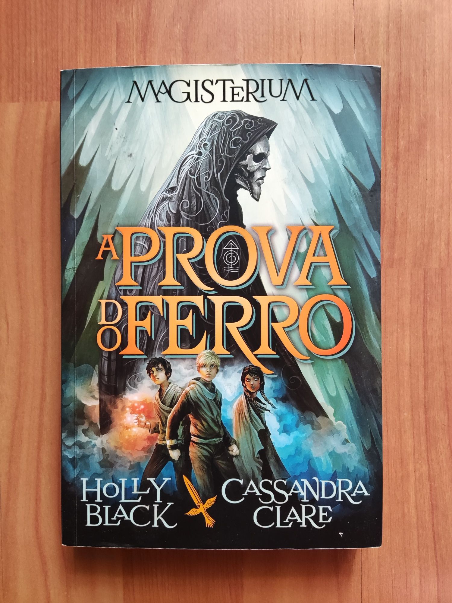 Livro Magisterium- A Prova do Ferro