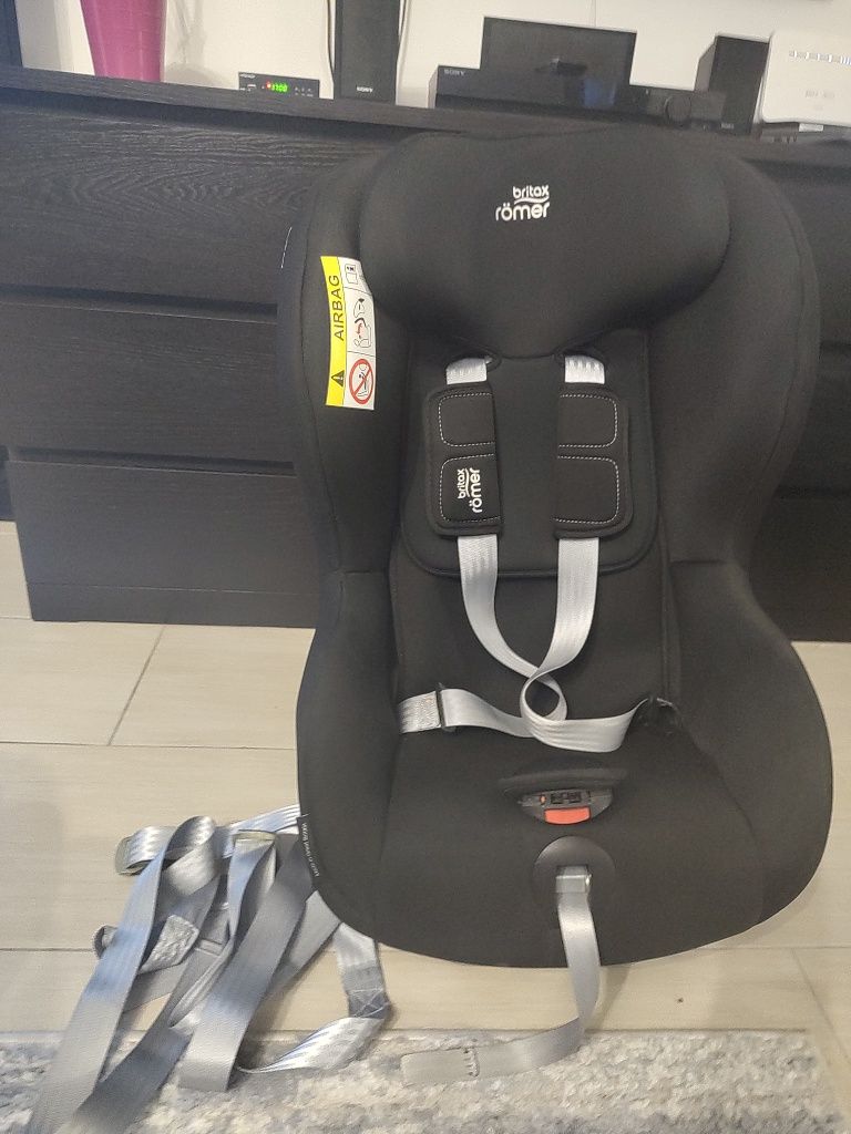 Fotelik tyłem Britax max way plus na gwarancji