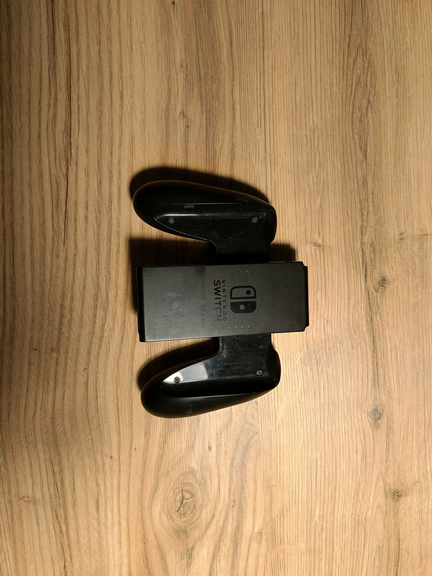 Zestaw Nintendo Switch z grą i etui