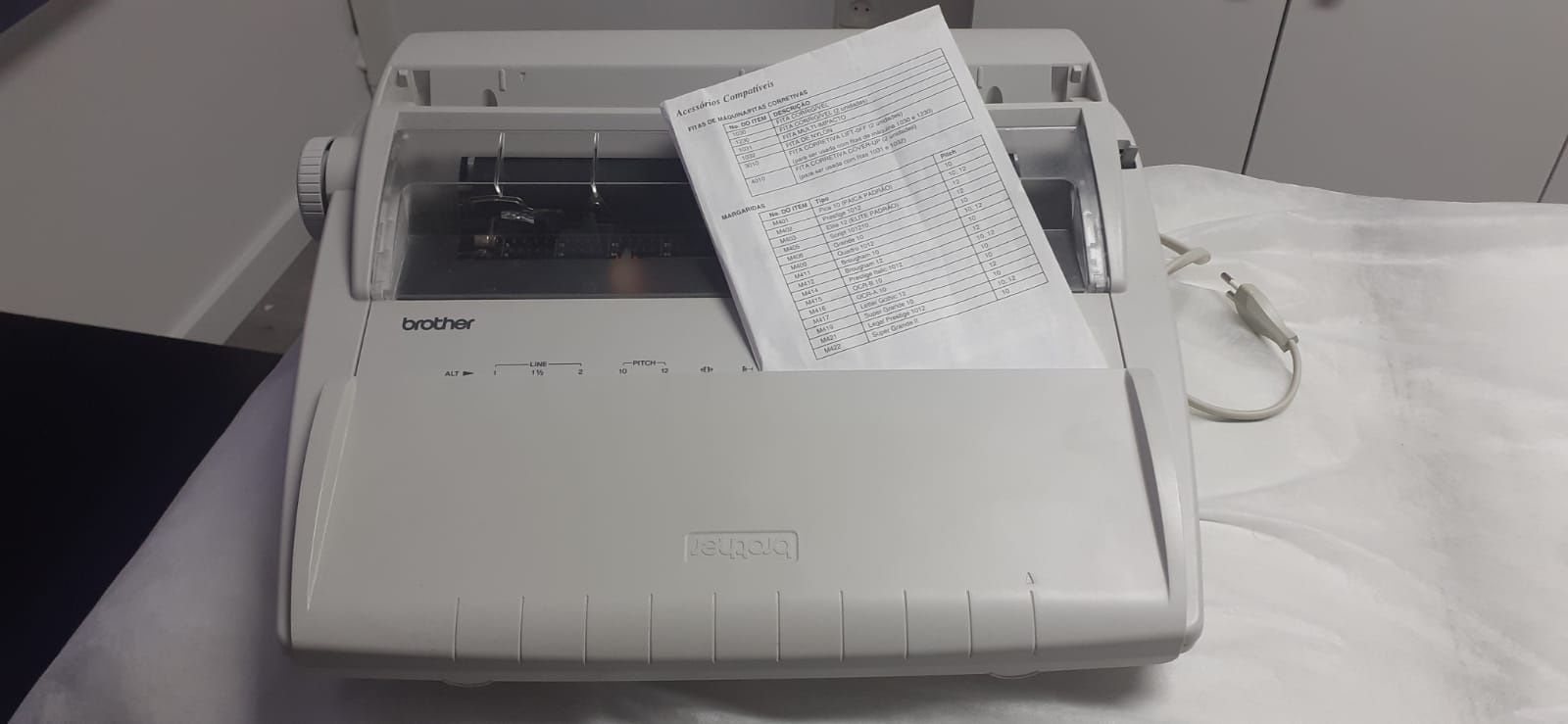 Máquina de escrever electrónica brother ax 310