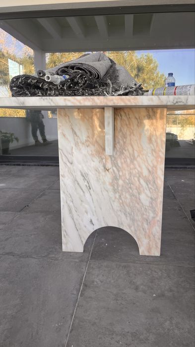 Mesa marmore maciça