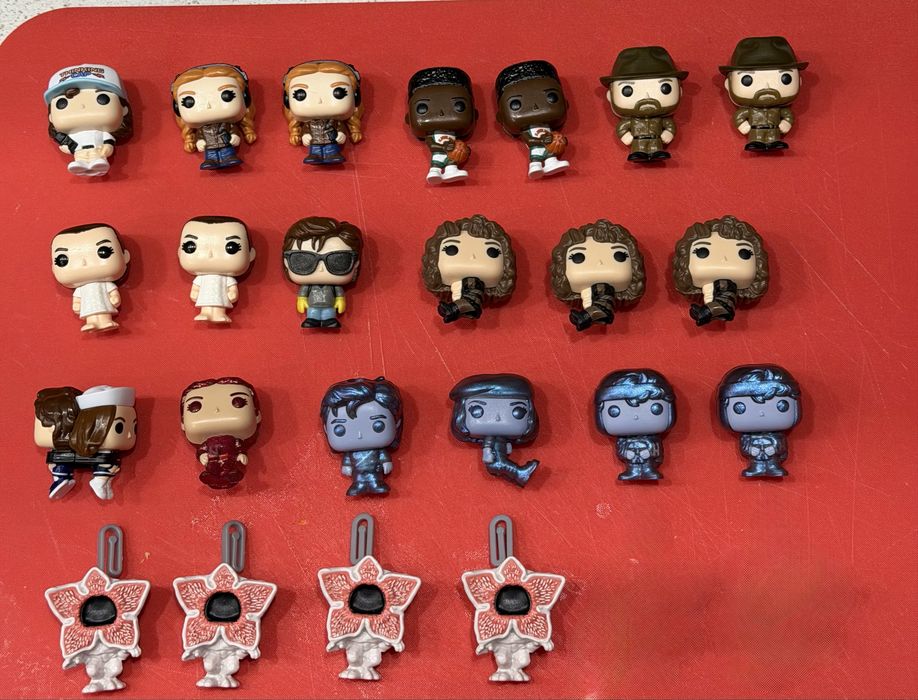 Figurka Stranger Things kinder joy