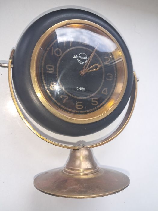 Настільний годинник