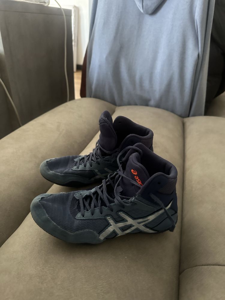 Боцовки Asics 38p matcontrol 2 б/у