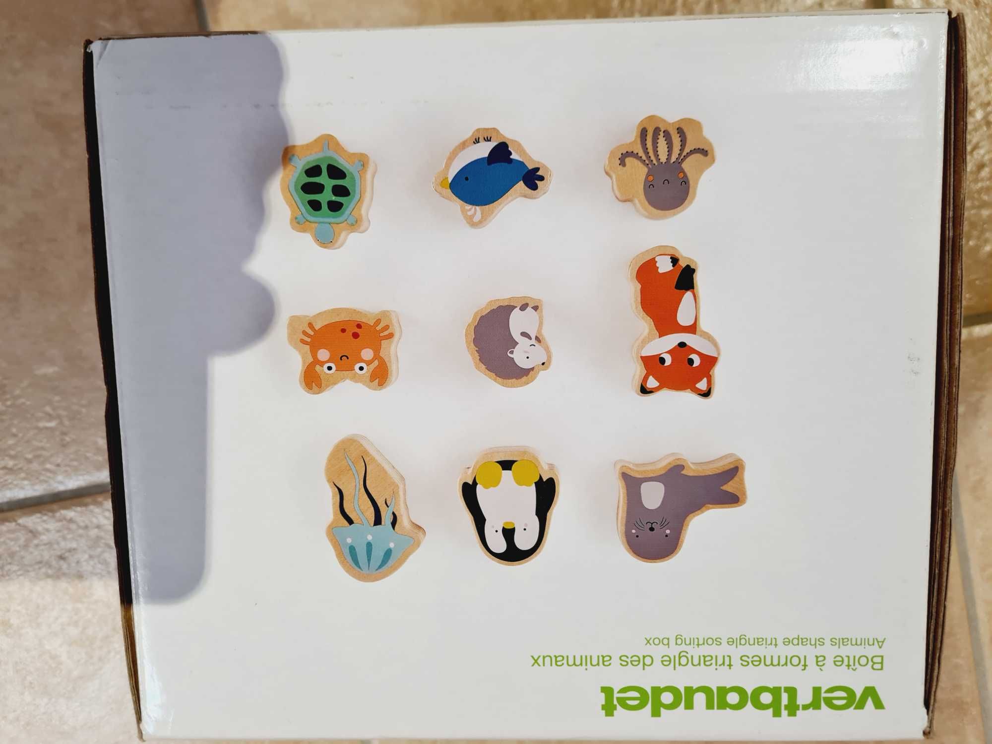 Brinquedo caixa com formas de animais