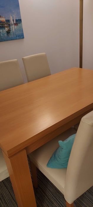 Mesa de jantar com cadeiras