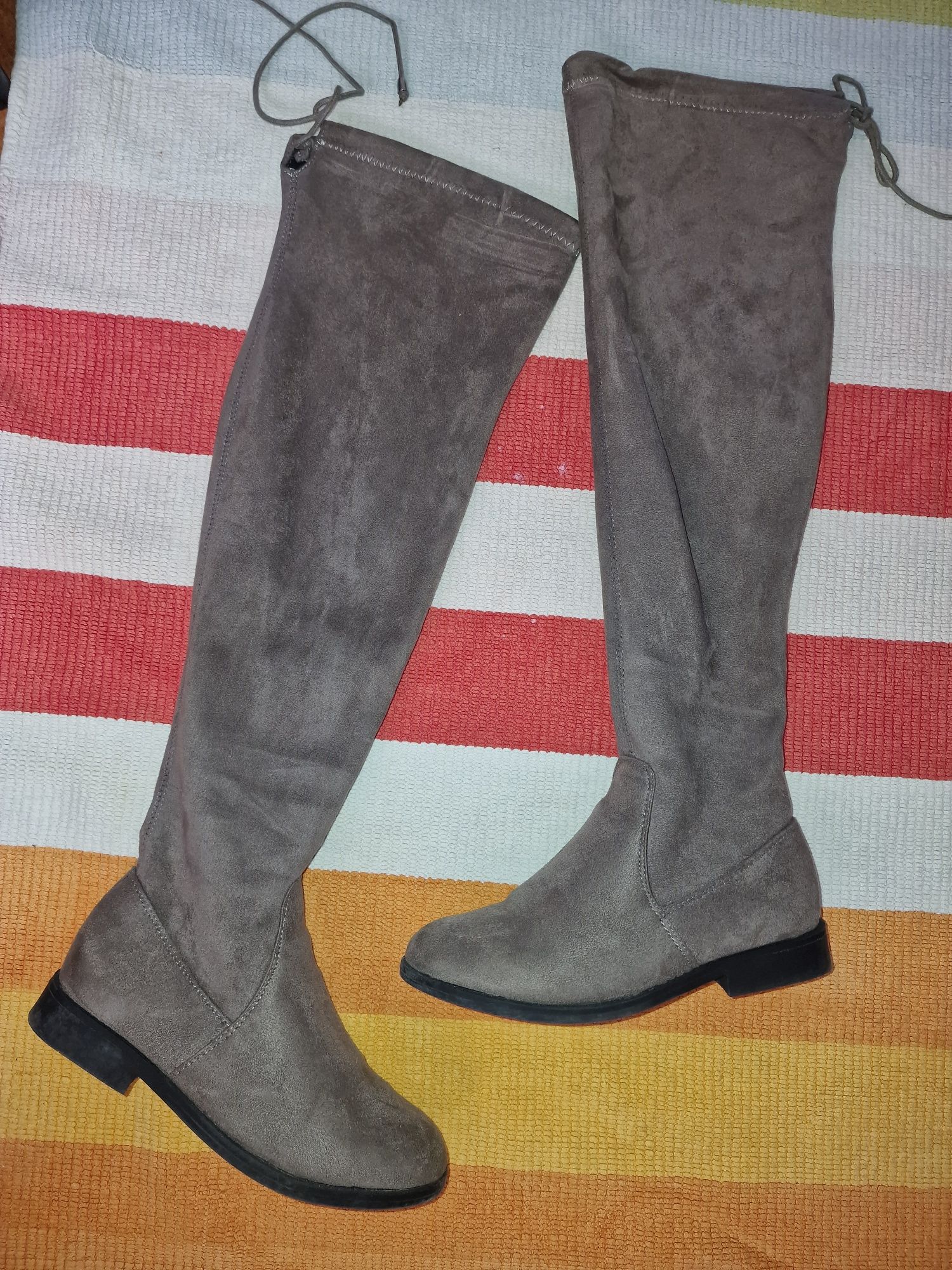 Botas cinzentas senhora