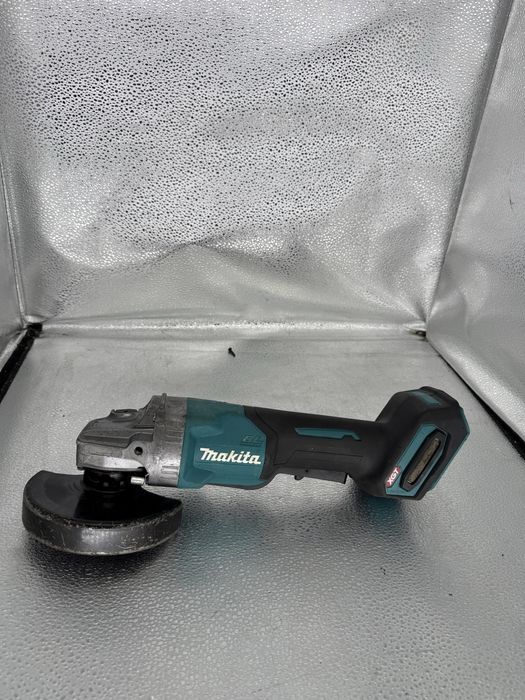 Болгарка (угловая шлифмашина) аккумуляторная Makita GA016 g