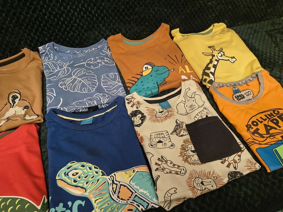 Paka zestaw ubrań koszulki z krótkim rękawem dla chłopca  - 128 i 134