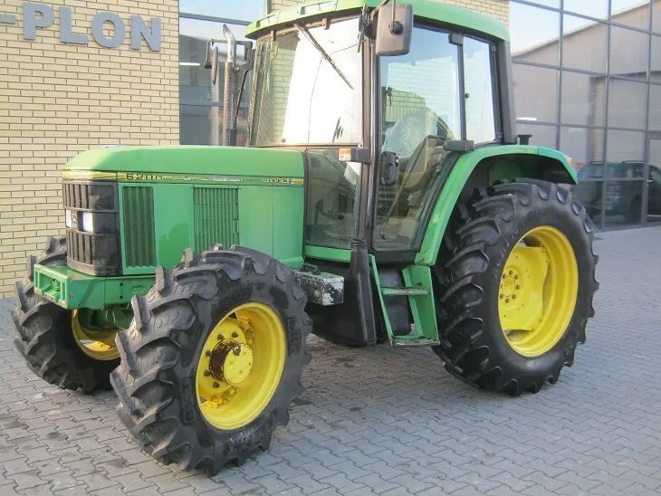 John Deere 6200