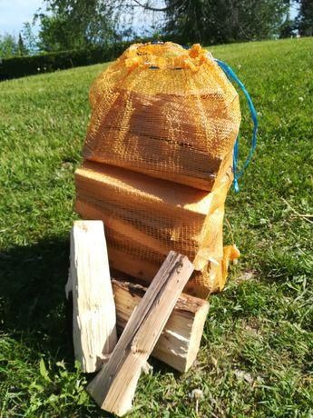Vendo lenha de pinho seca saco de 30 kg a 10€ ... entrego ao domicil