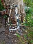 Antena naziemna z uchwytem